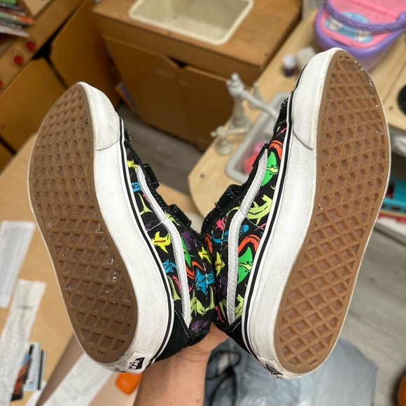 Vans - Picture 7 of 8